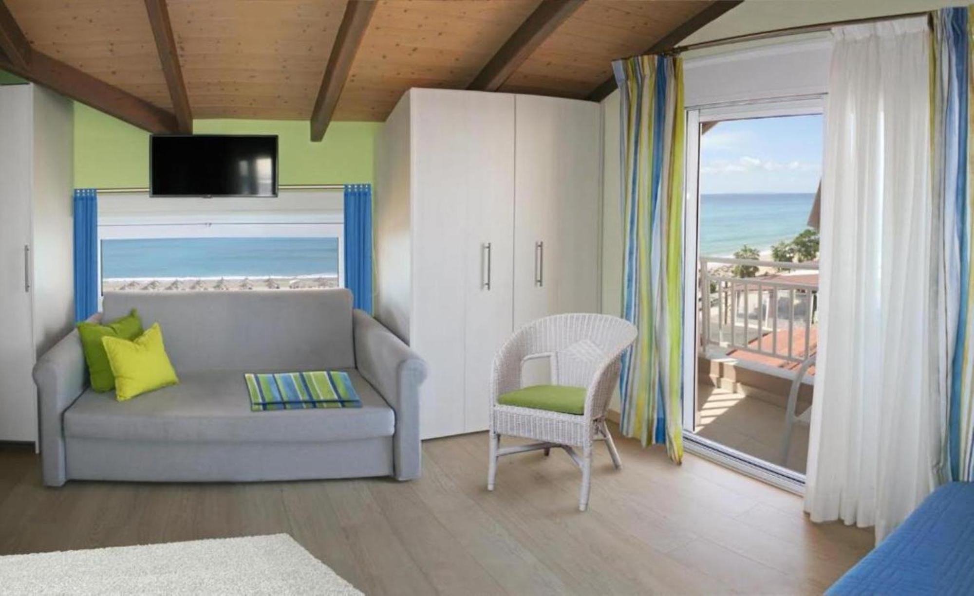 Whitesands Beach Resort Paralia Vrachou Exterior photo